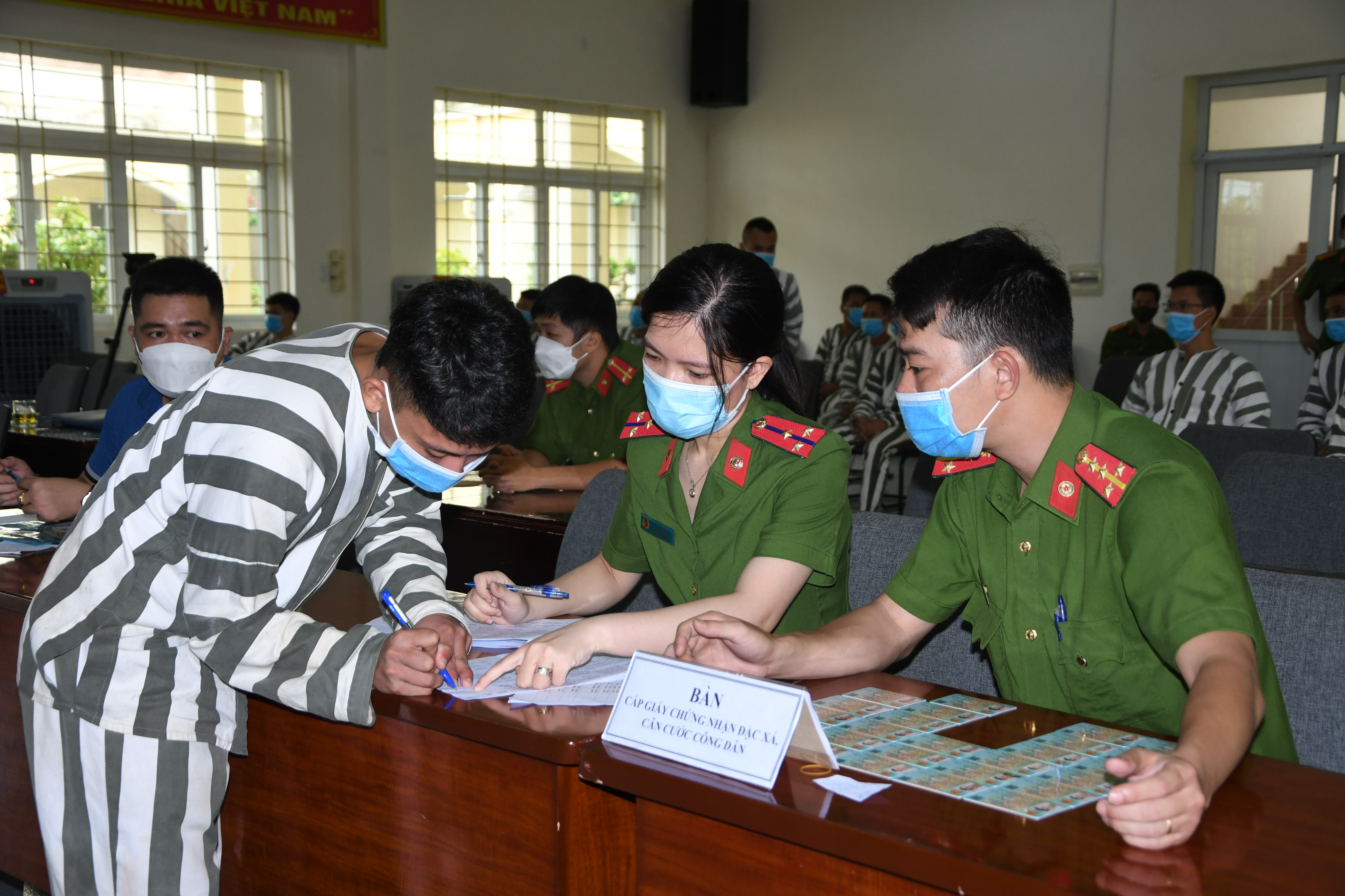 Hình thức xử phạt đối với hành vi vu khống, xúc phạm danh dự người khác